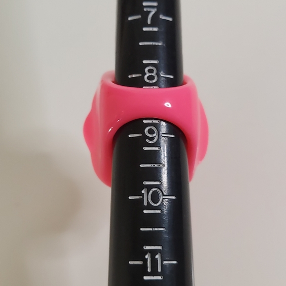 Hot Pink Acrylic Rose Raised Chunky Statement Ring - Picture 15 of 15